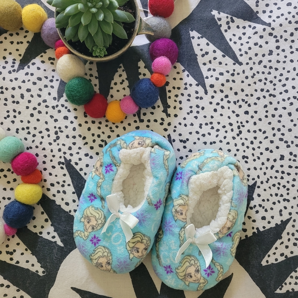 Elsa/frozen fuzzy slippers